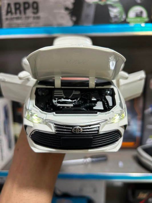 Toyota Avalon Diecast Model Car – 1:24 Scale