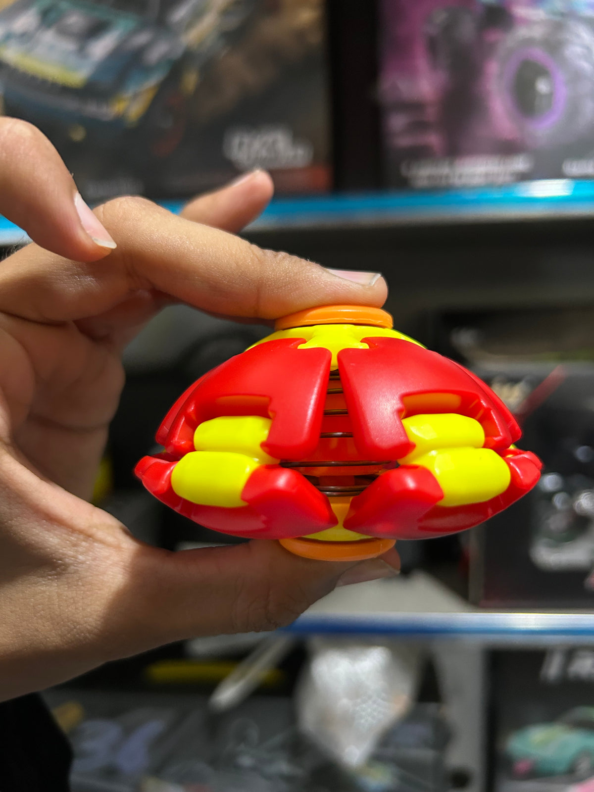 Press &amp; Spin 3D Spinning Fidget Ball - 1Pc
