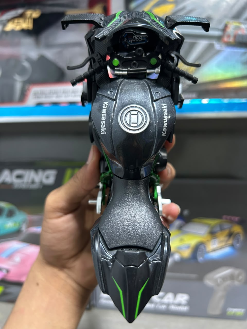 Kawasaki Ninja H2R Diecast Model Motorcycle – 1:24 Scale