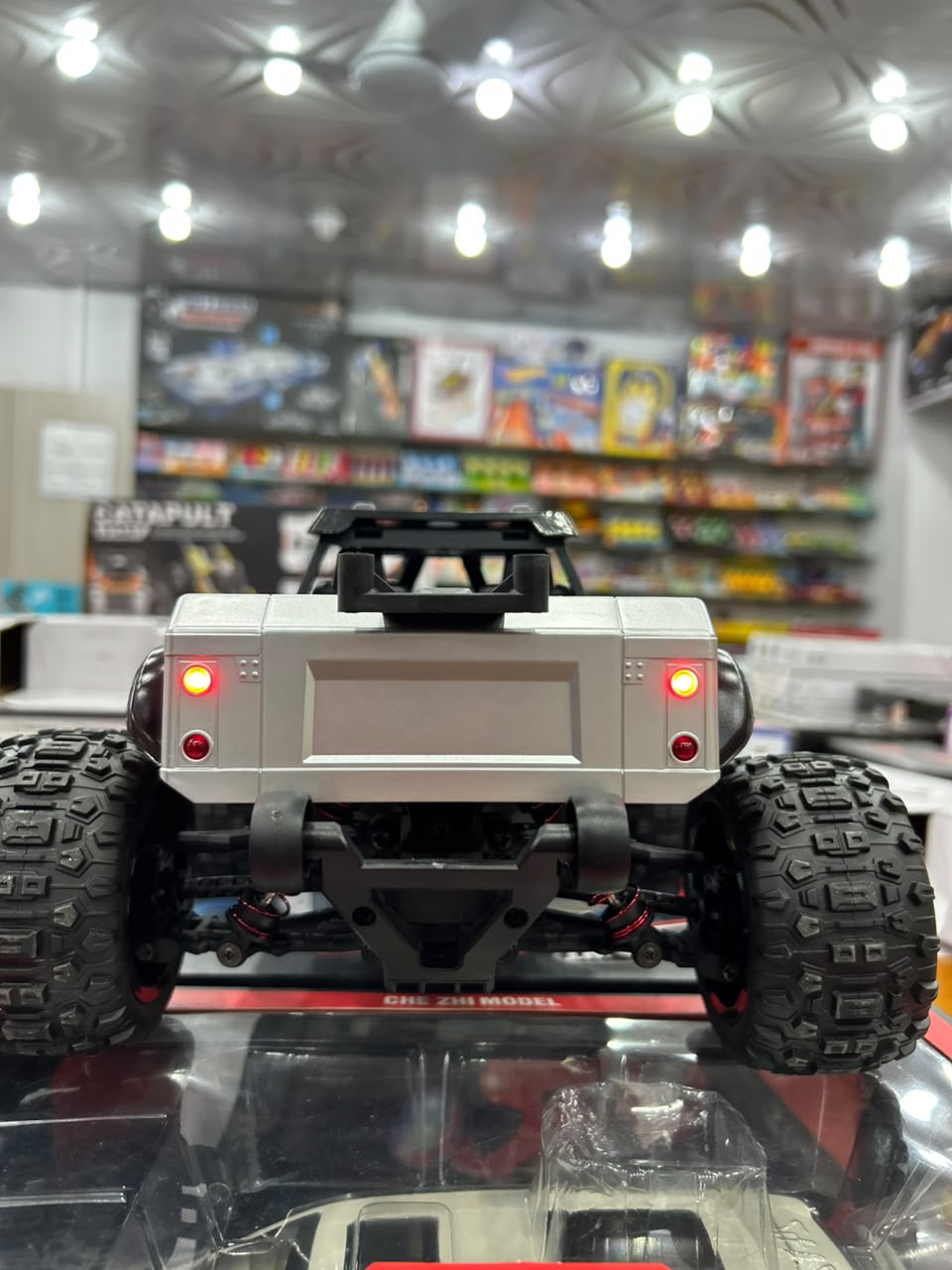 1:14 Hobby Grade RC Monster Truck 4x4 Off-Road Car – 40 km/hr High Speed, Nylon-Metal Body with LED Light Bar & Hydraulic Suspension
