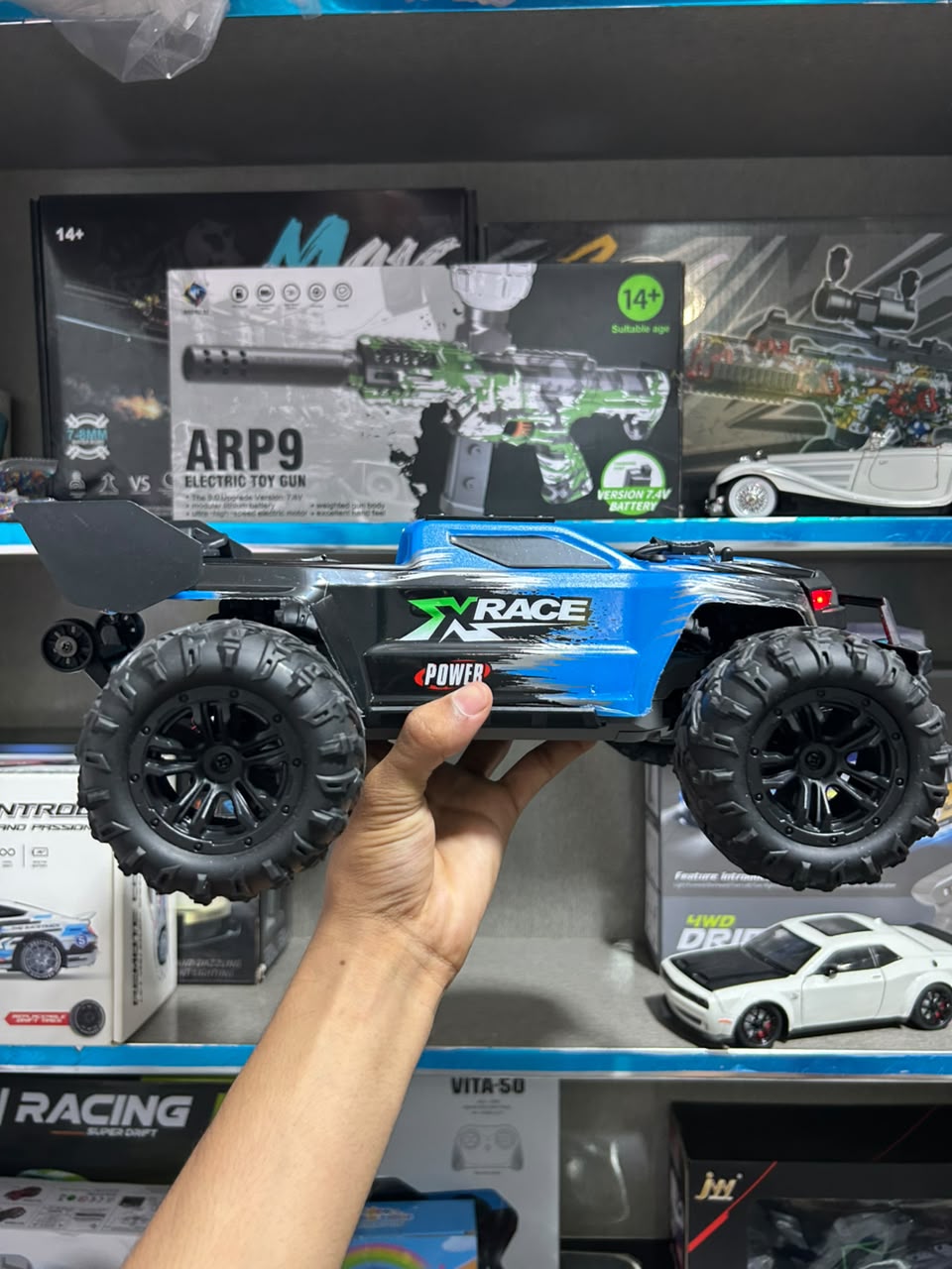 1:14 Hobby Grade RC Monster Truck 4x4 Off-Road Car – 50 km/hr High Speed with LED Lights & Hydraulic Suspension (Blue)