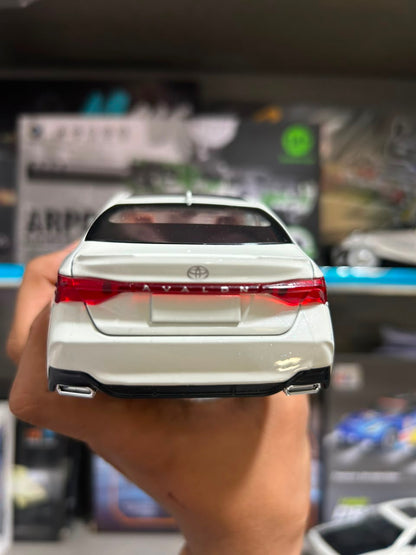 Toyota Avalon Diecast Model Car – 1:24 Scale
