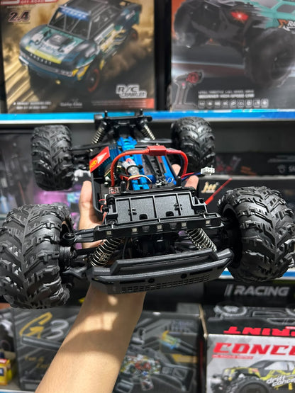 1:14 Hobby Grade RC Monster Truck 4x4 Off-Road Car – 50 km/hr High Speed with Alloy Chassis & Hydraulic Suspension Green