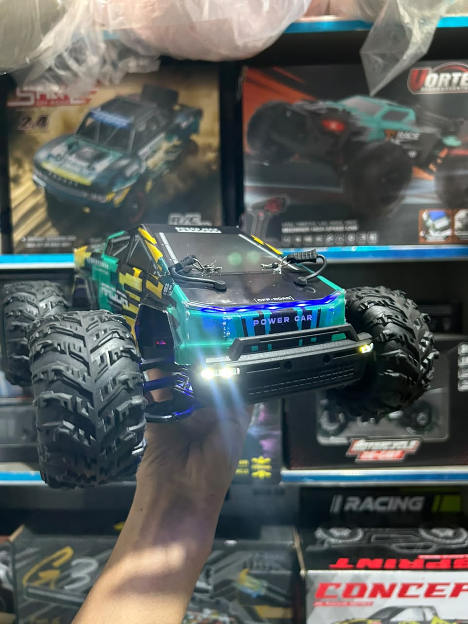 1:14 Hobby Grade RC Monster Truck 4x4 Off-Road Car – 50 km/hr High Speed with Alloy Chassis & Hydraulic Suspension Green