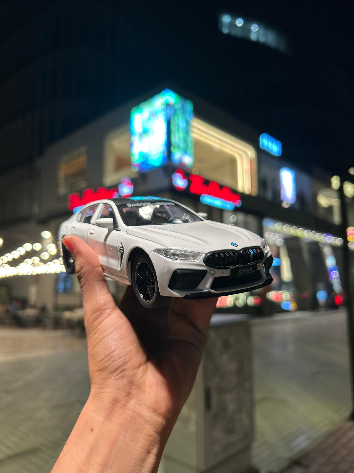 BMW M8 Diecast Model Car – 1:24 Scale Pull Back SUV with Working Headlights & Sound