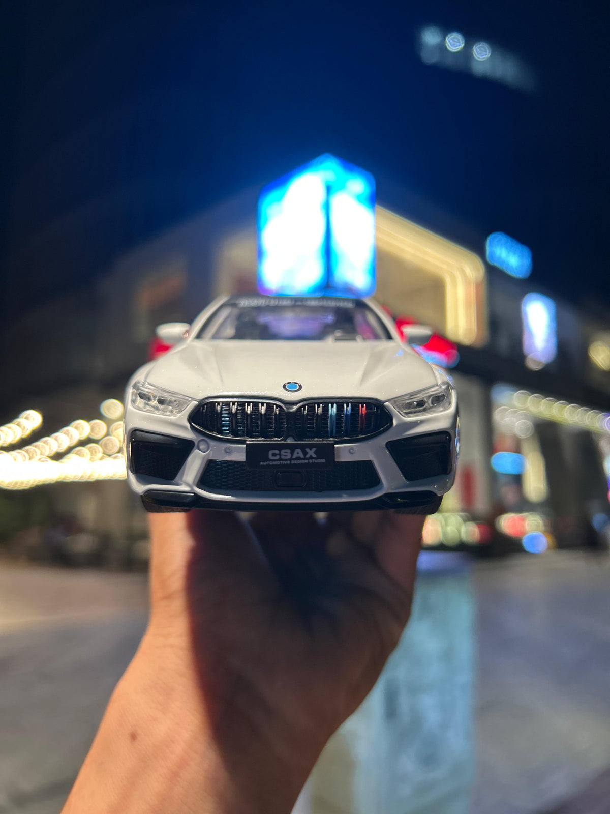 BMW M8 Diecast Model Car – 1:24 Scale Pull Back SUV with Working Headlights & Sound