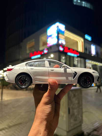 BMW M8 Diecast Model Car – 1:24 Scale Pull Back SUV with Working Headlights & Sound